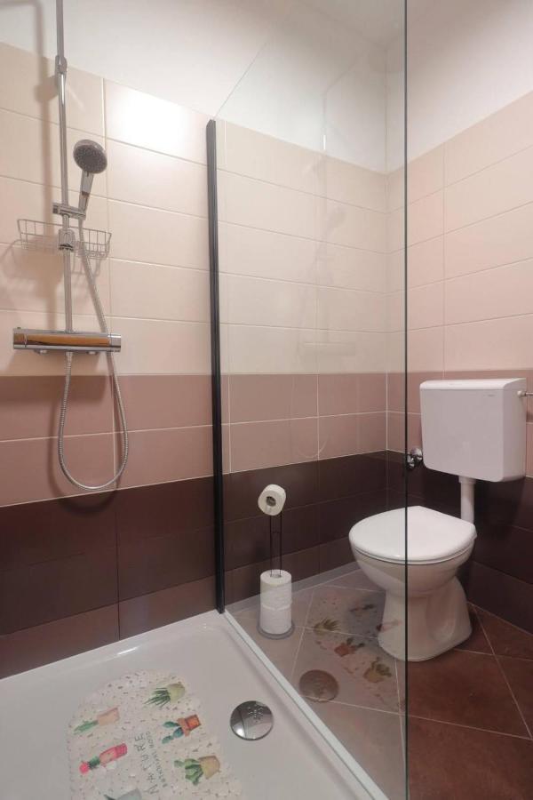 Apartman Studio Pesja Omišalj Buitenkant foto