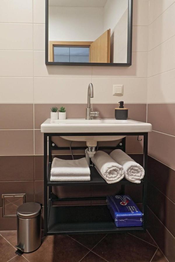 Apartman Studio Pesja Omišalj Buitenkant foto