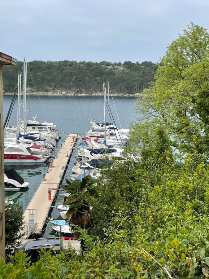 Apartman Studio Pesja Omišalj Buitenkant foto